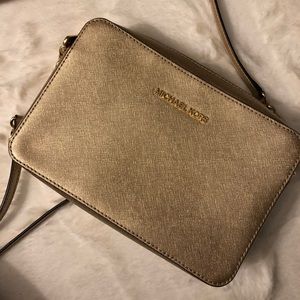 *Micheal Kors* Crossbody bag✨